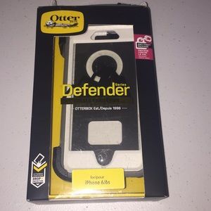 iPhone 6 or 6s otter box defender case